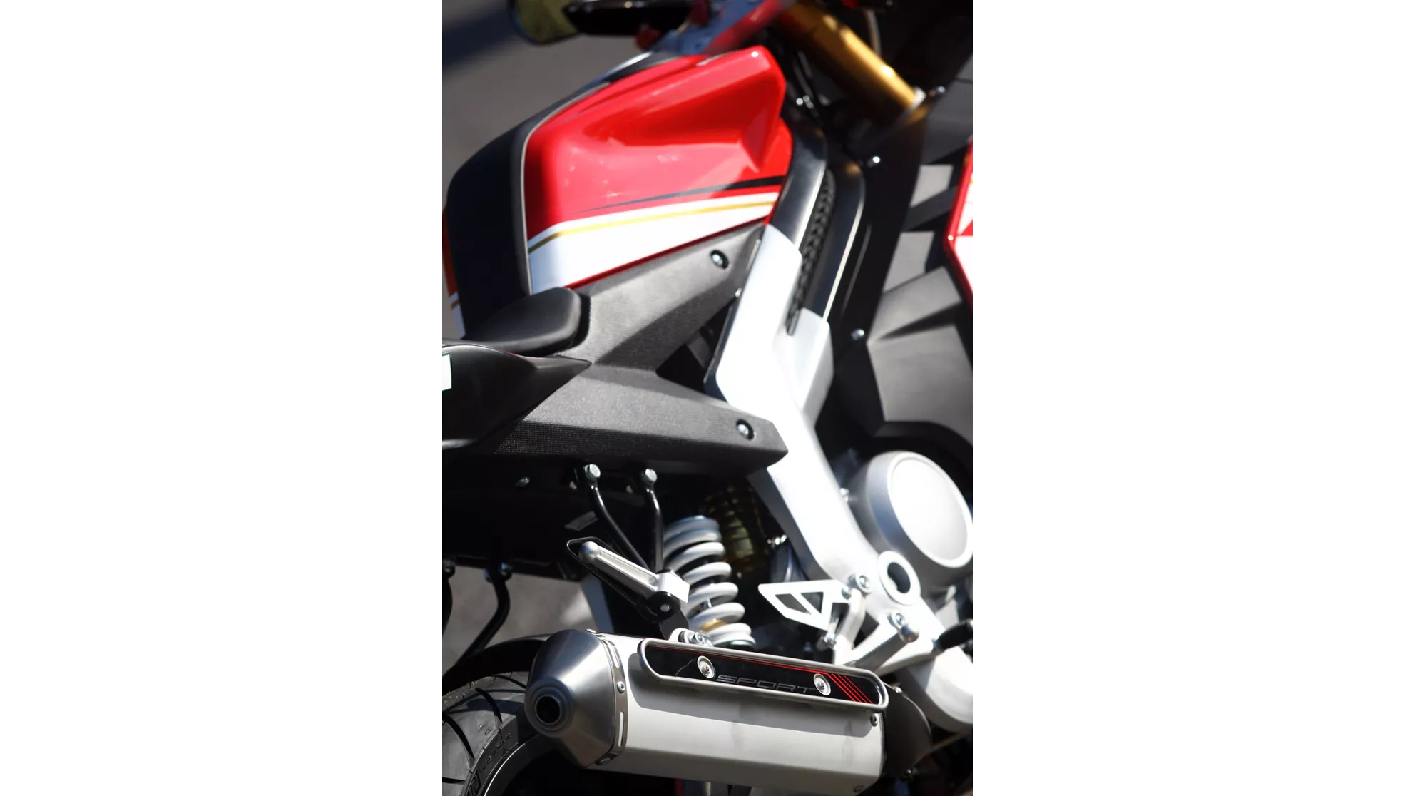 Rieju RS3 125 - Image 8 Rieju RS3 125 - Image 8