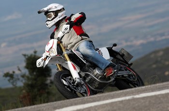 Rieju Marathon 125 Supermoto 2016 - Bild 11 Rieju Marathon 125 Supermoto 2016 - Bild 11