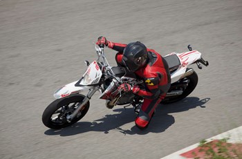 Derbi Senda DRD Racing 50 SM 2016 - Bild 12