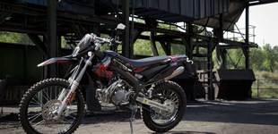 Derbi Senda DRD Racing 50 R 2016 vs Sherco Urban 50cc 2009