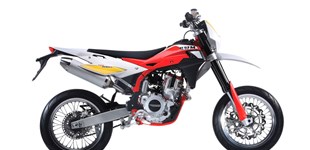 Honda CRF250 Rally 2017 vs SWM SM 500 R 2016