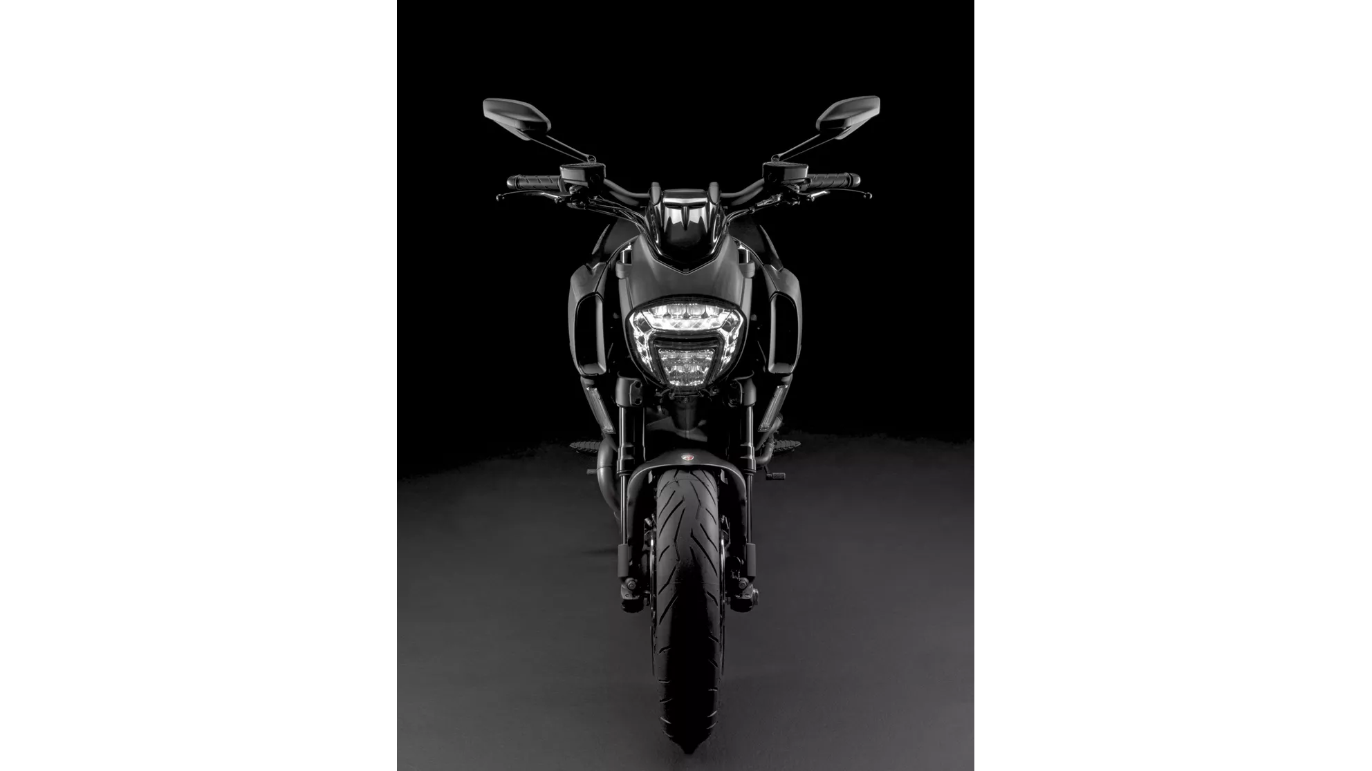 Ducati Diavel 1200 Dark - Resim 5