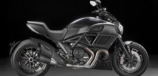 Ducati Diavel 1200 Dark 2016 vs Ducati XDiavel 2016