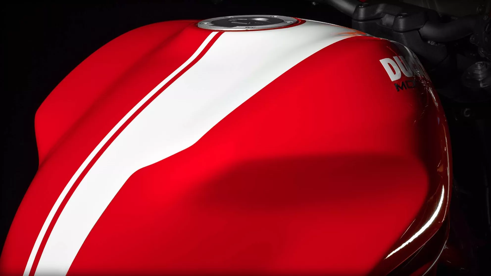 Ducati Monster 821 Stripe - Resim 1