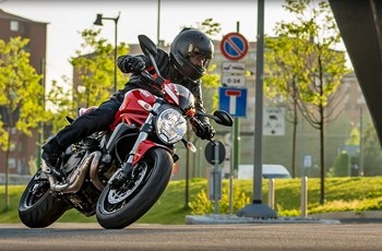 Ducati Monster 821 Stripe 2016 - Bild 7