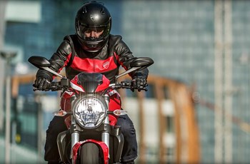 Ducati Monster 821 Stripe 2016 - Bild 8