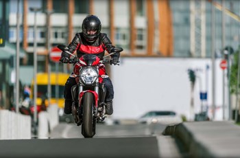 Ducati Monster 821 Stripe 2016 - Bild 9