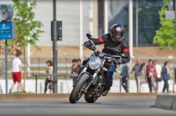 Ducati Monster 821 Dark 2016 - Bild 3