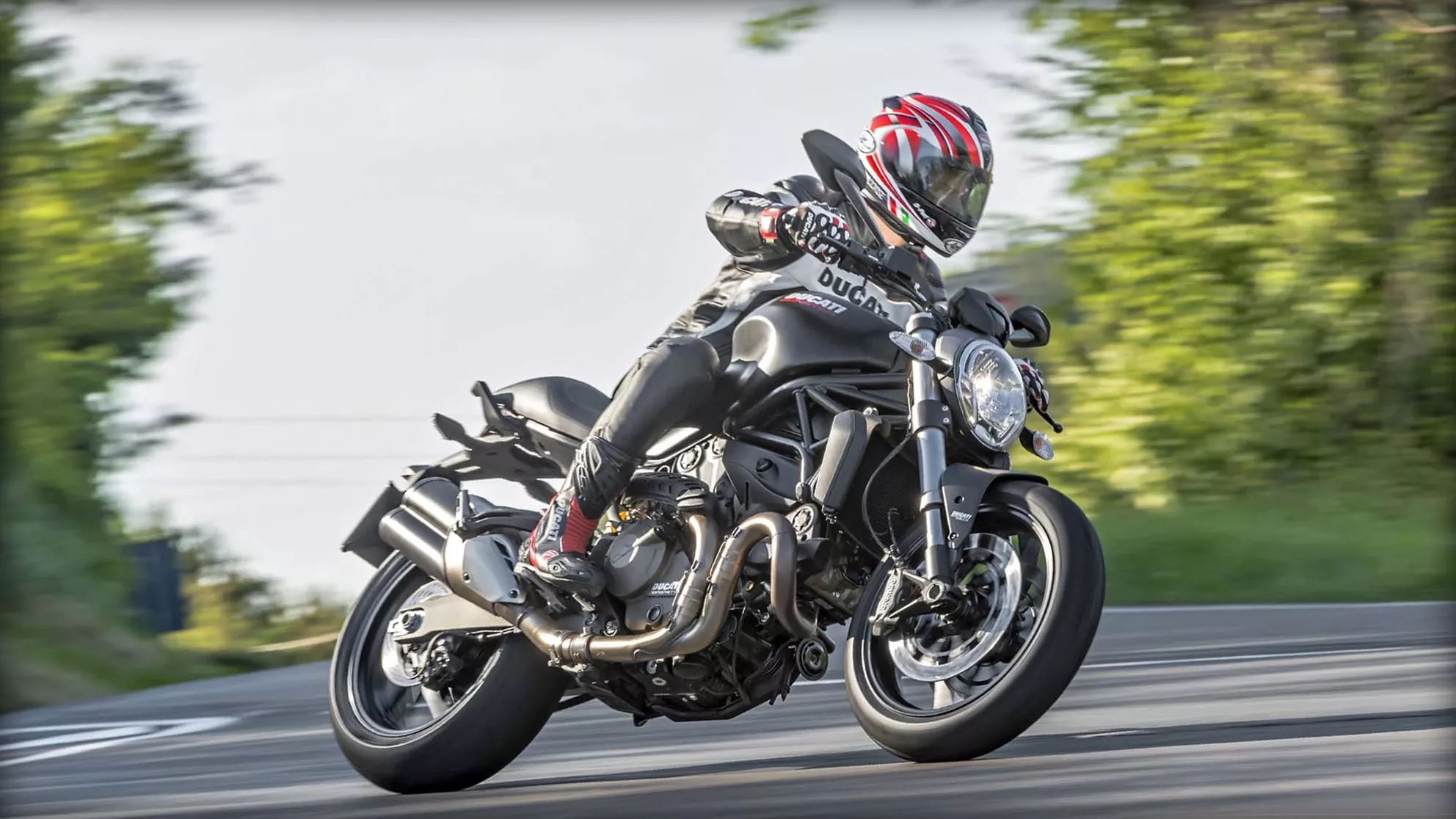 Ducati Monster 821 Dark - Image 5 Ducati Monster 821 Dark - Image 5