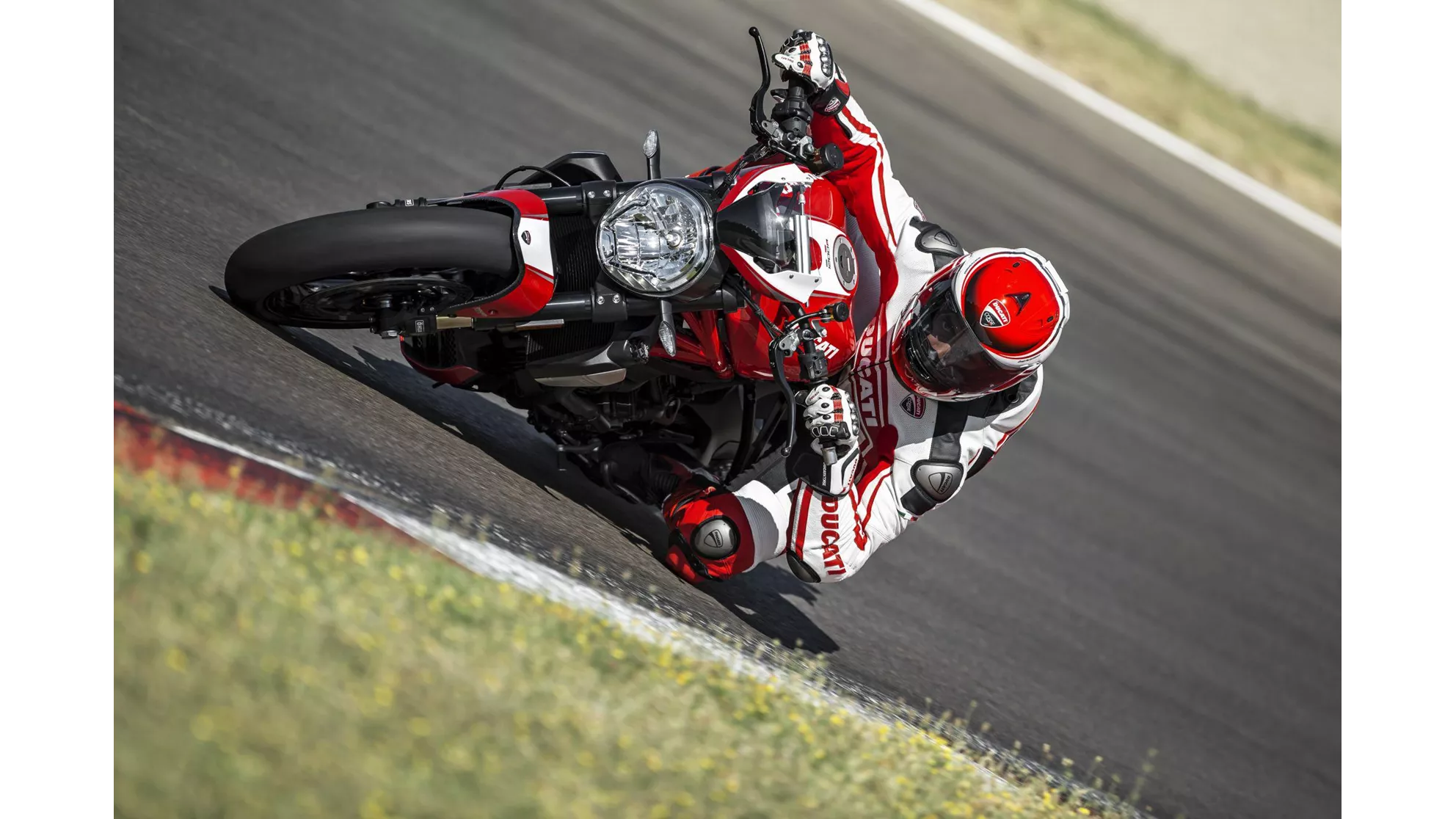 Ducati Monster 1200 R - Image 7 Ducati Monster 1200 R - Image 7