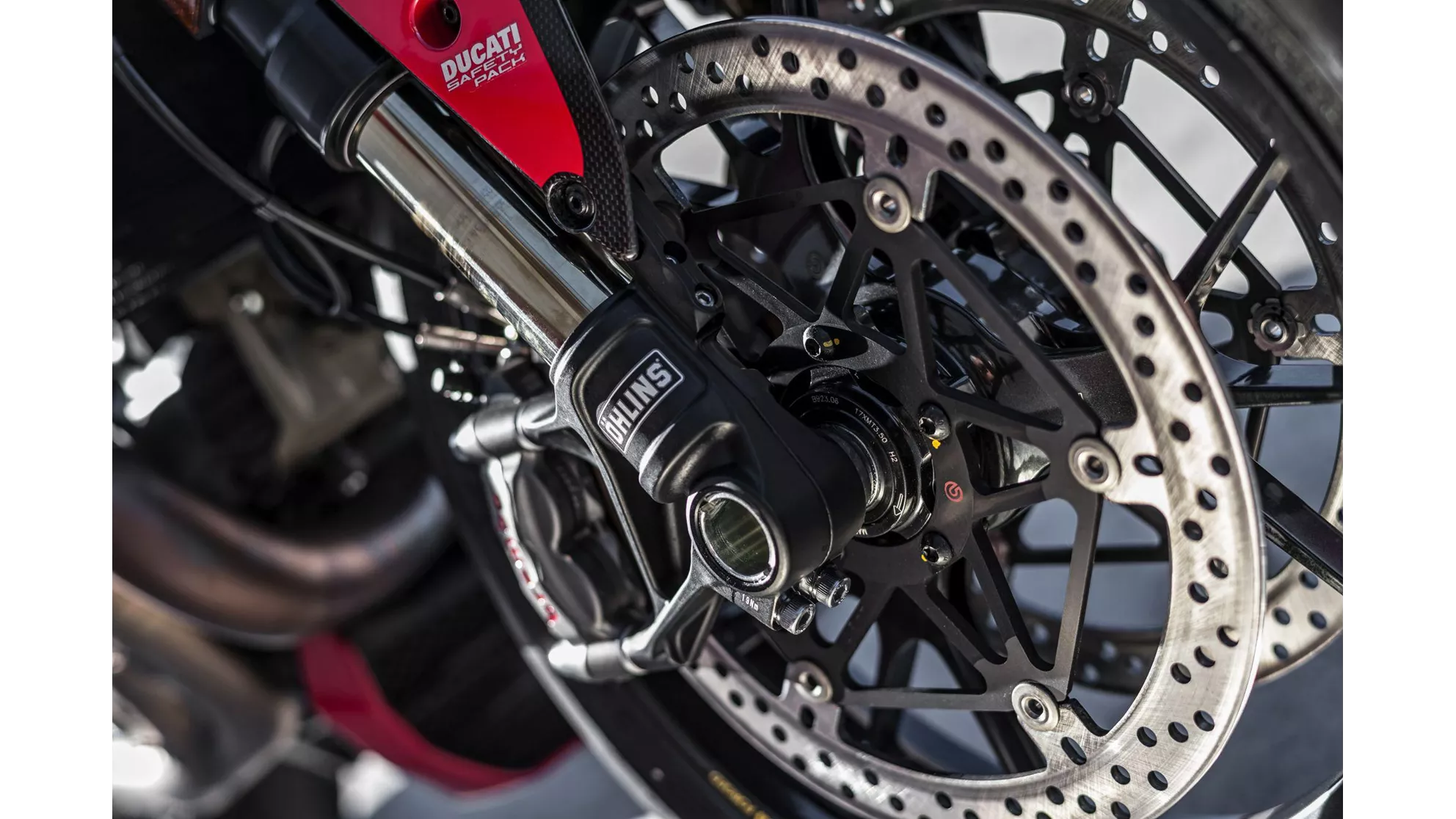 Ducati Monster 1200 R - Image 17 Ducati Monster 1200 R - Image 17