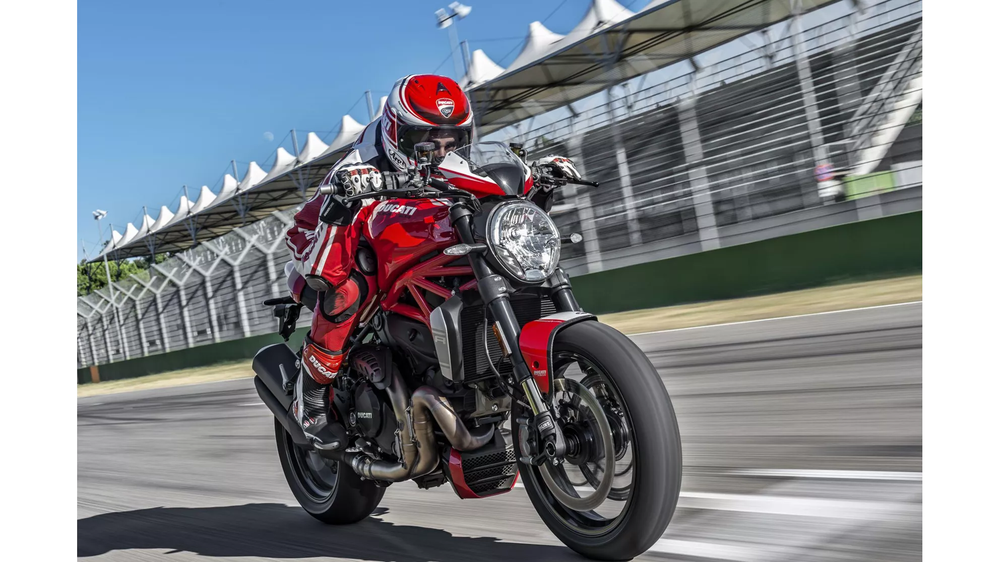 Ducati Monster 1200 R - Image 20 Ducati Monster 1200 R - Image 20
