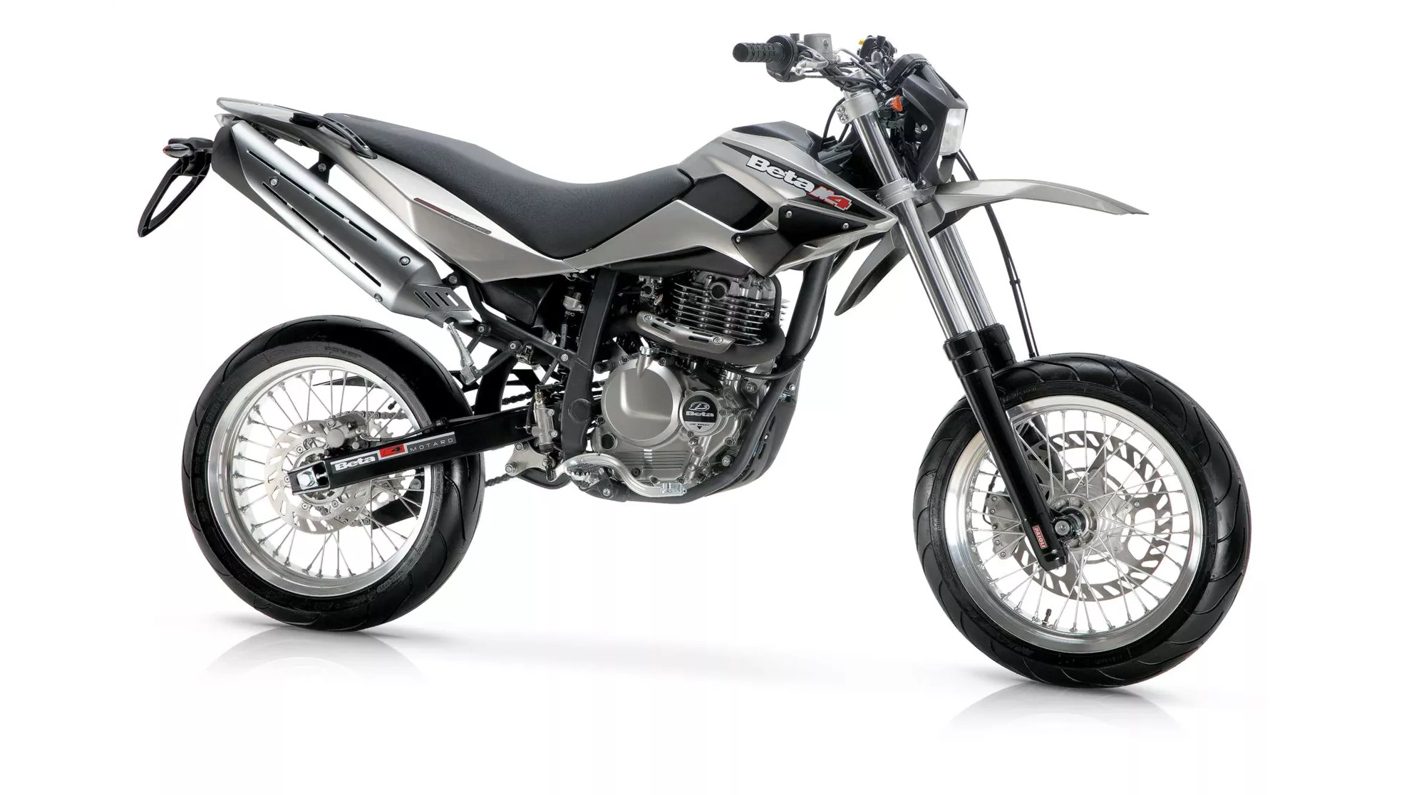 Beta M4 - 4T - Image 1 Beta M4 - 4T - Image 1