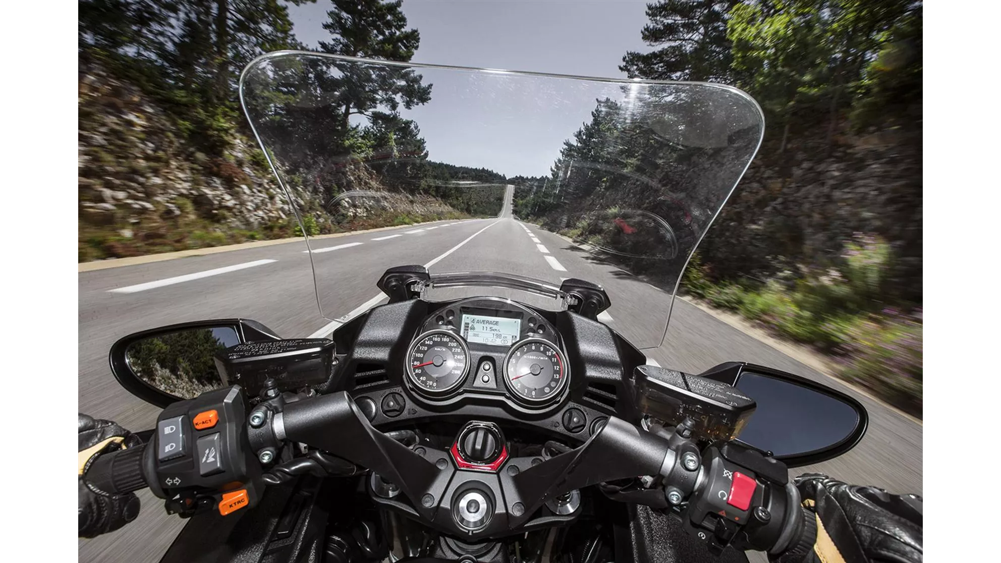 Kawasaki GTR 1400 - Image 21 Kawasaki GTR 1400 - Image 21