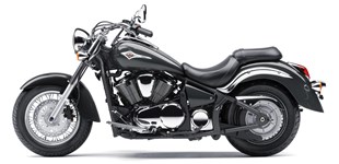 Kawasaki Vulcan 900 Classic 2016 vs BMW R 1200 C Montauk 2005