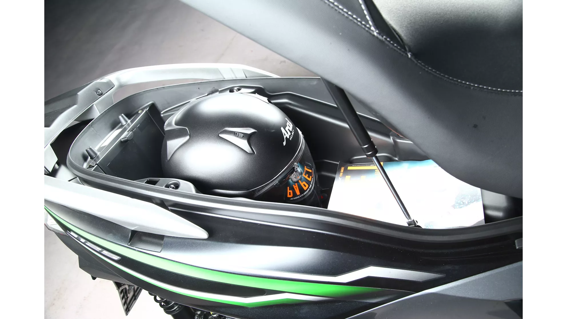 Kawasaki J125 - Image 15 Kawasaki J125 - Image 15