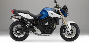 BMW F 800 R 2016 vs Suzuki Bandit 650 2005 BMW F 800 R 2016 vs Suzuki Bandit 650 2005