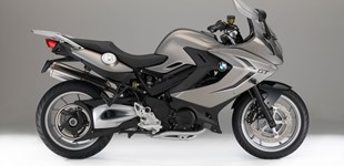 BMW F 800 GT 2016 vs Triumph Street Triple 765 RS 2017