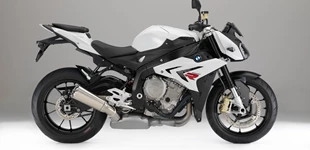 Ducati Monster 1200 S 2017 vs BMW S 1000 R 2016 Ducati Monster 1200 S 2017 vs BMW S 1000 R 2016