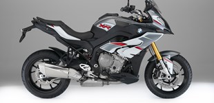 BMW S 1000 R 2023 vs BMW S 1000 XR 2016