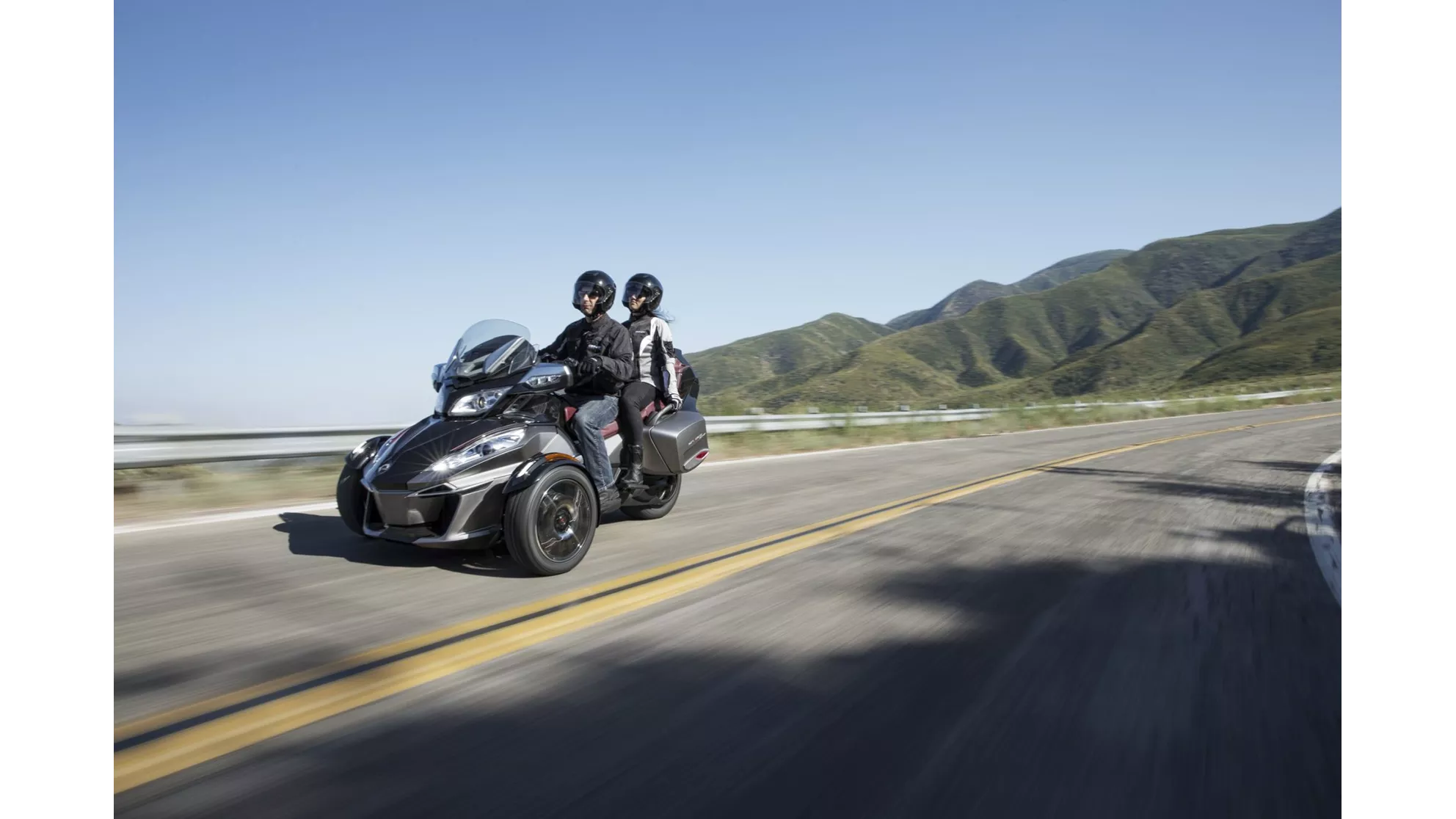 Can-Am Spyder RT-S - Image 4 Can-Am Spyder RT-S - Image 4