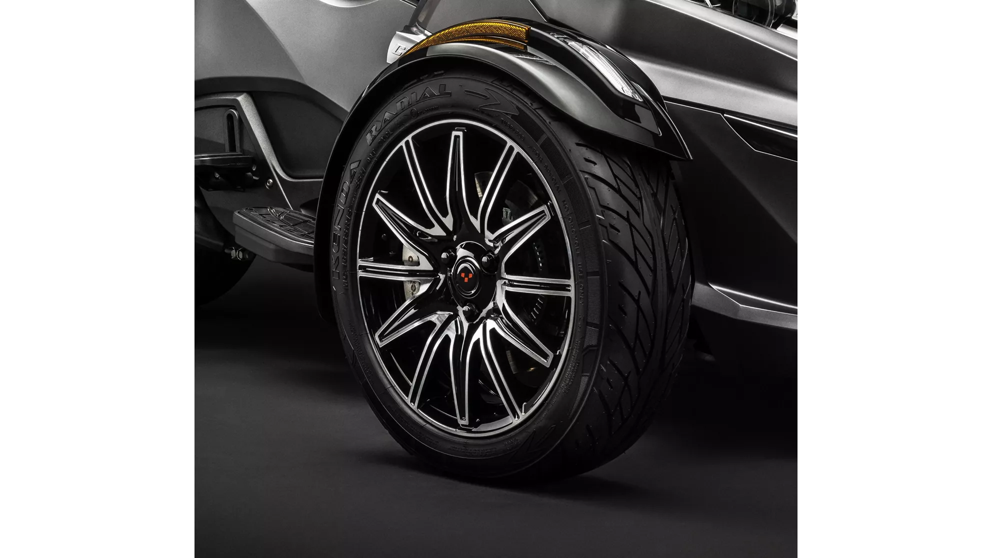 Can-Am Spyder RT-S - Image 6 Can-Am Spyder RT-S - Image 6