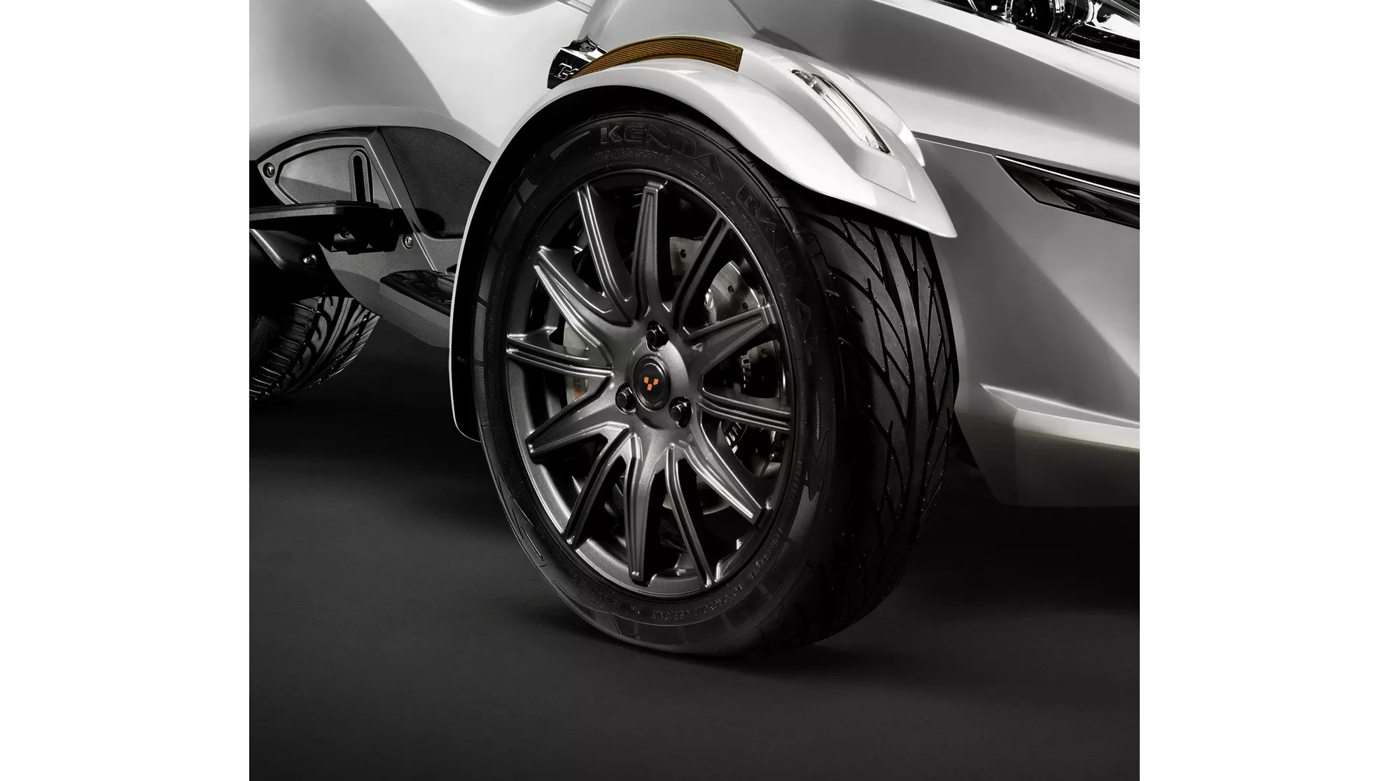 Can-Am Spyder RT-S - Image 9 Can-Am Spyder RT-S - Image 9