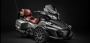 Can-Am Pulse 73' 2025 vs Can-Am Spyder RT-S 2016
