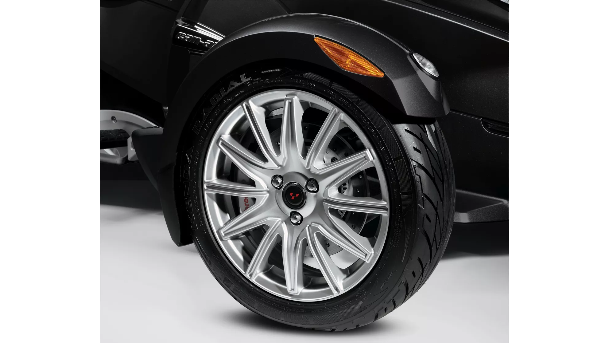 Can-Am Spyder RT - Image 4 Can-Am Spyder RT - Image 4