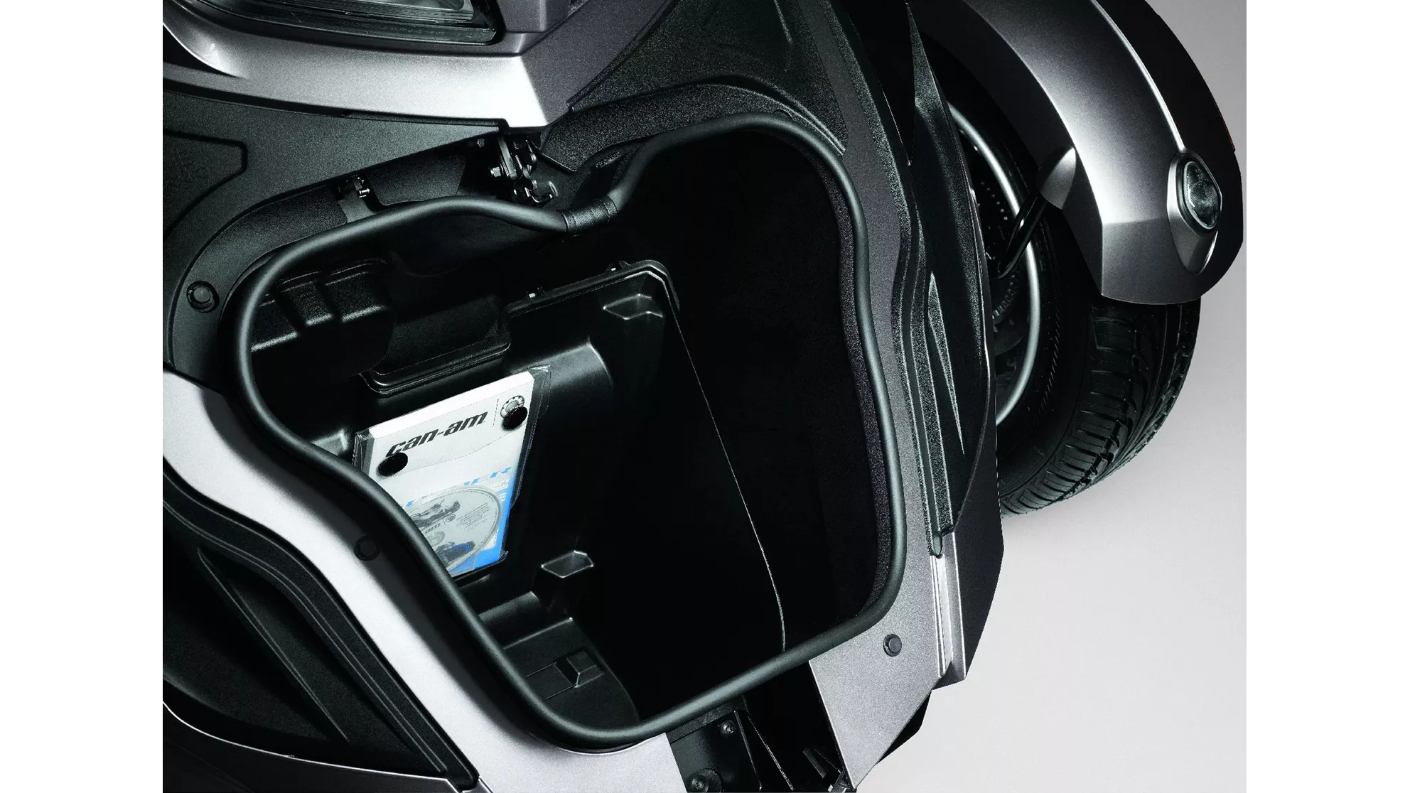 Can-Am Spyder RT - Image 12 Can-Am Spyder RT - Image 12