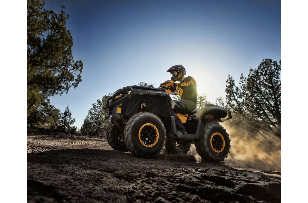 Can-Am Outlander 1000 XT-P Can-Am Outlander 1000 XT-P