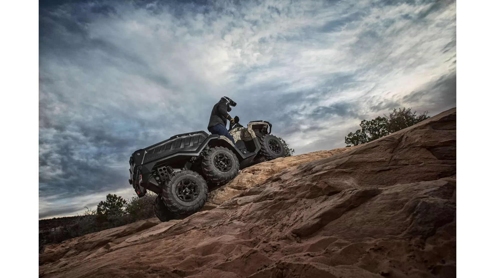 Can-Am Outlander 6x6 650 DPS - Image 2 Can-Am Outlander 6x6 650 DPS - Image 2