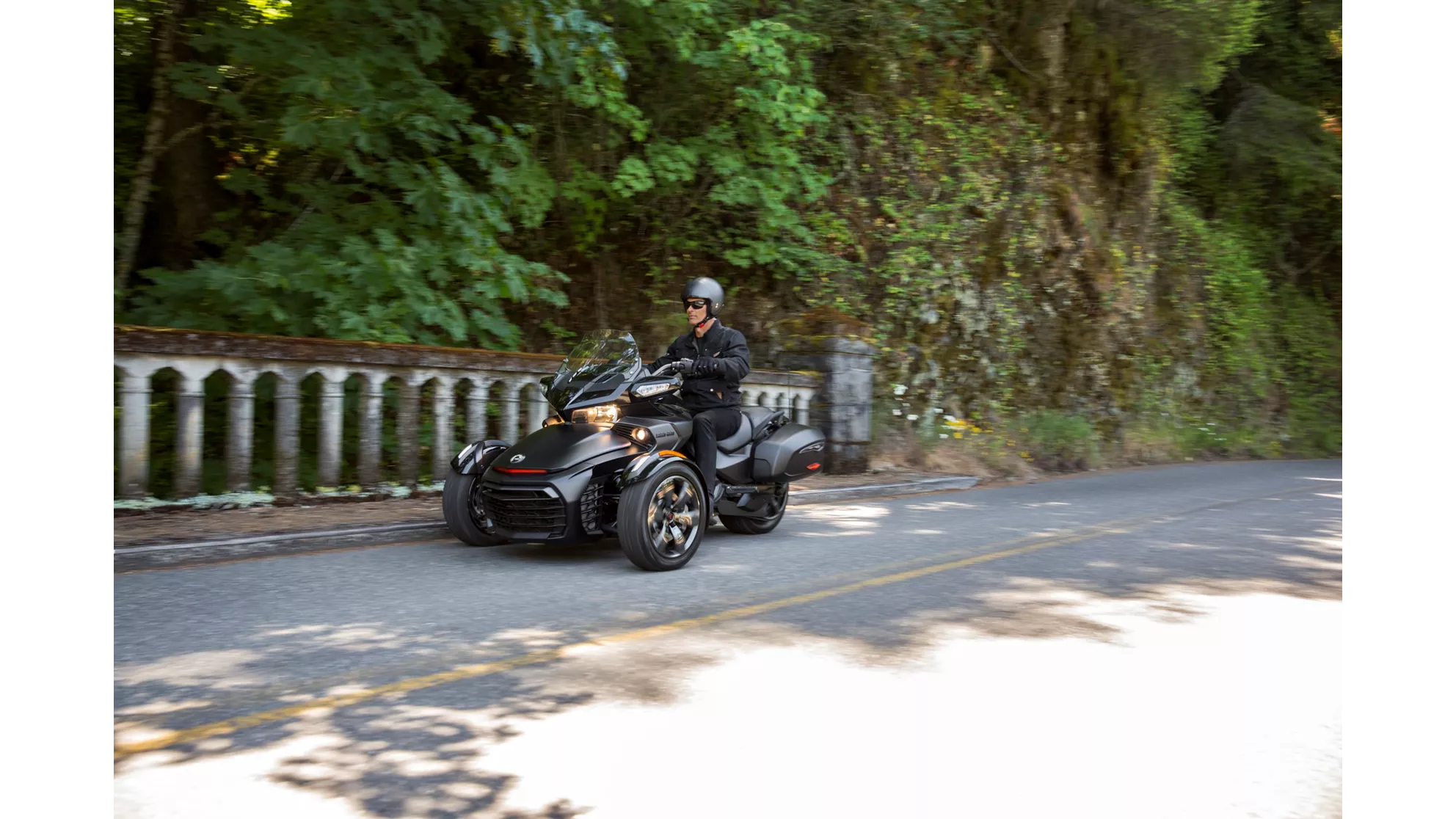 Can-Am Spyder F3 Limited - Image 7 Can-Am Spyder F3 Limited - Image 7