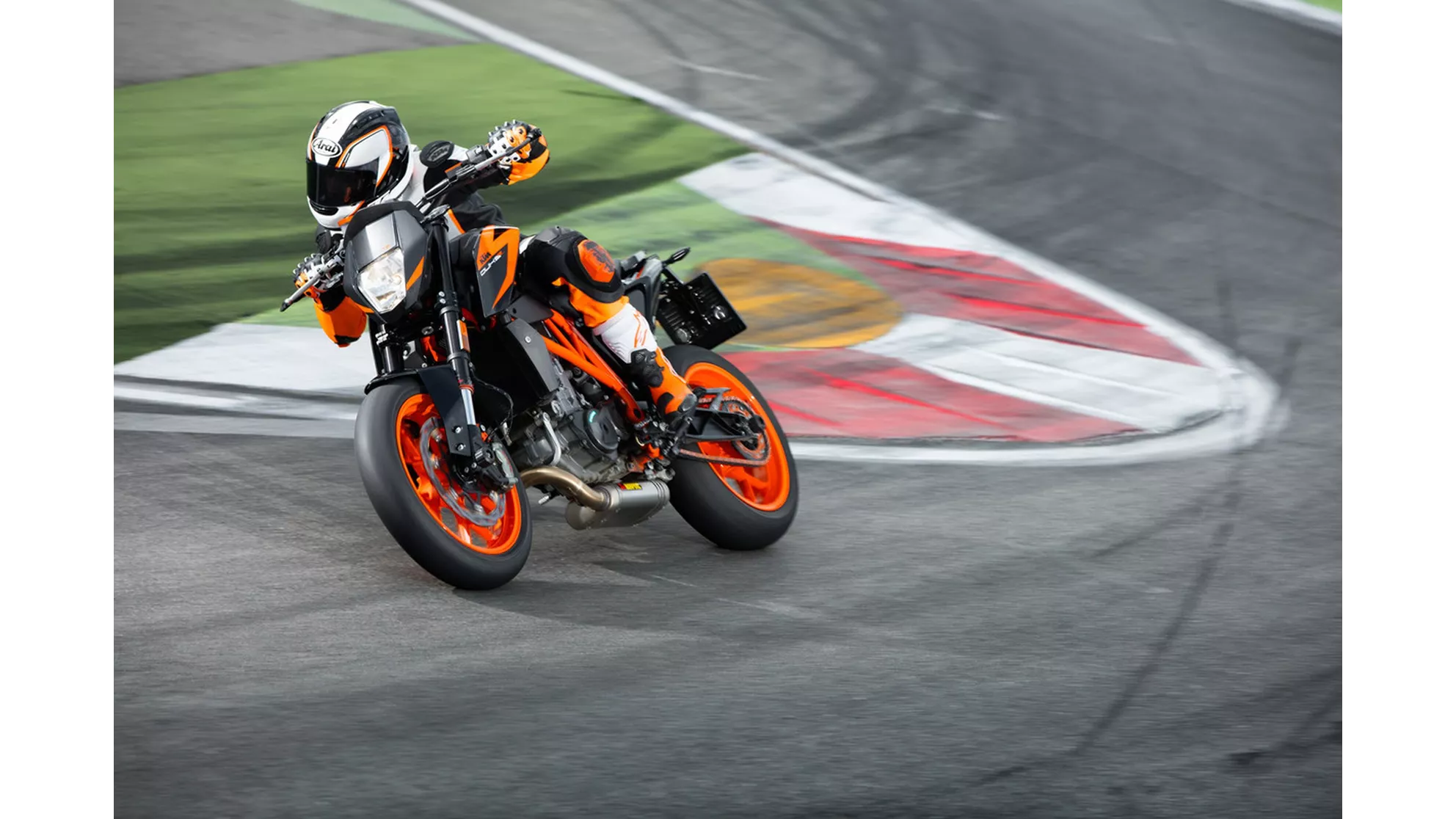 KTM 690 Duke R - Image 1