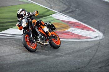 KTM 690 Duke R 2017 - Bild 3 KTM 690 Duke R 2017 - Bild 3