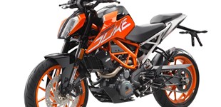 KTM 200 Duke 2016 vs KTM 390 Duke 2017 KTM 200 Duke 2016 vs KTM 390 Duke 2017