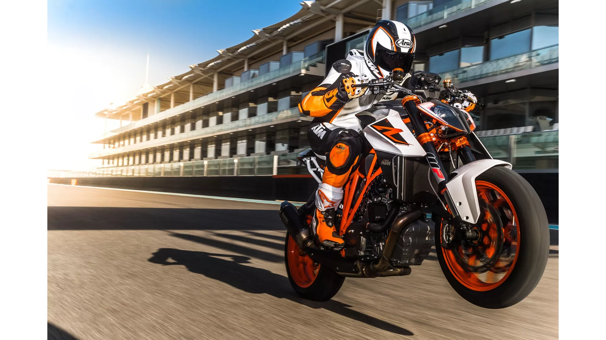 KTM 1290 Super Duke R - Image 1 KTM 1290 Super Duke R - Image 1