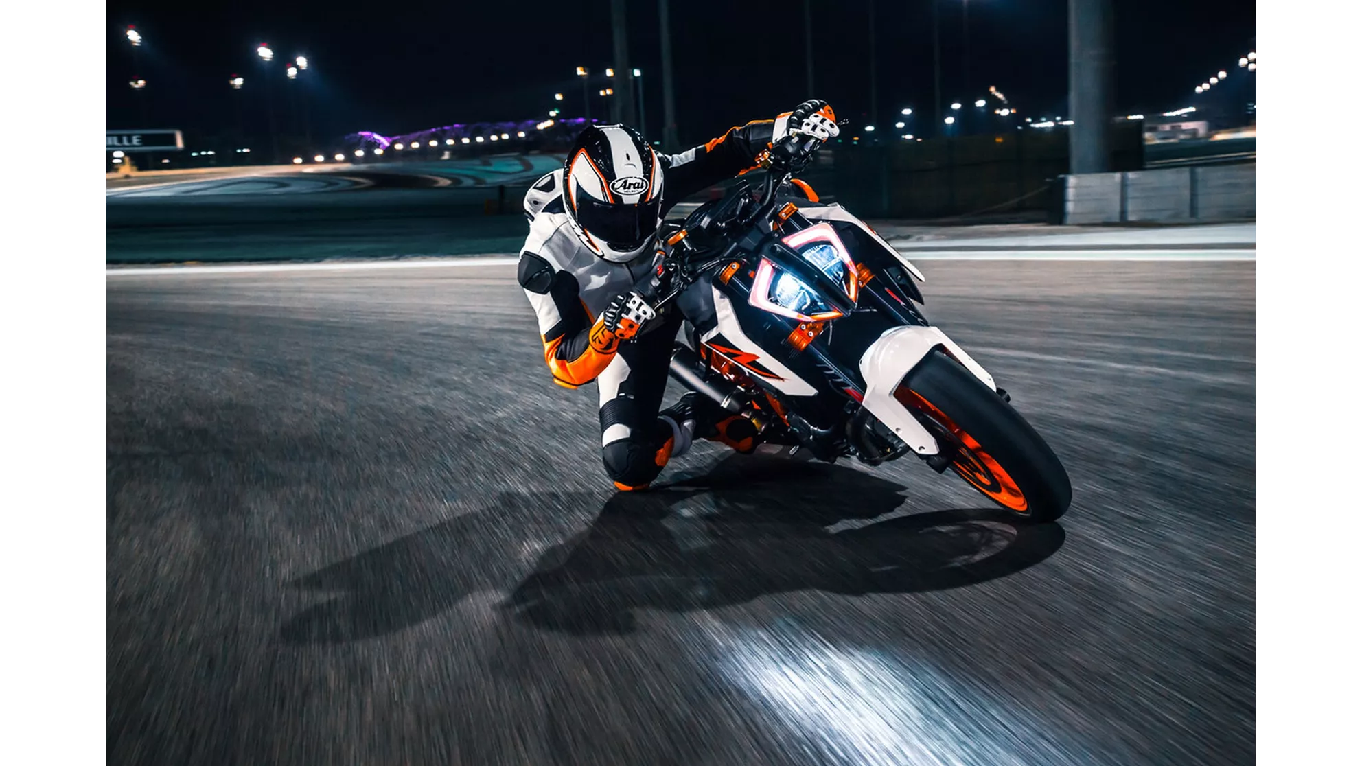 KTM 1290 Super Duke R - Image 2 KTM 1290 Super Duke R - Image 2