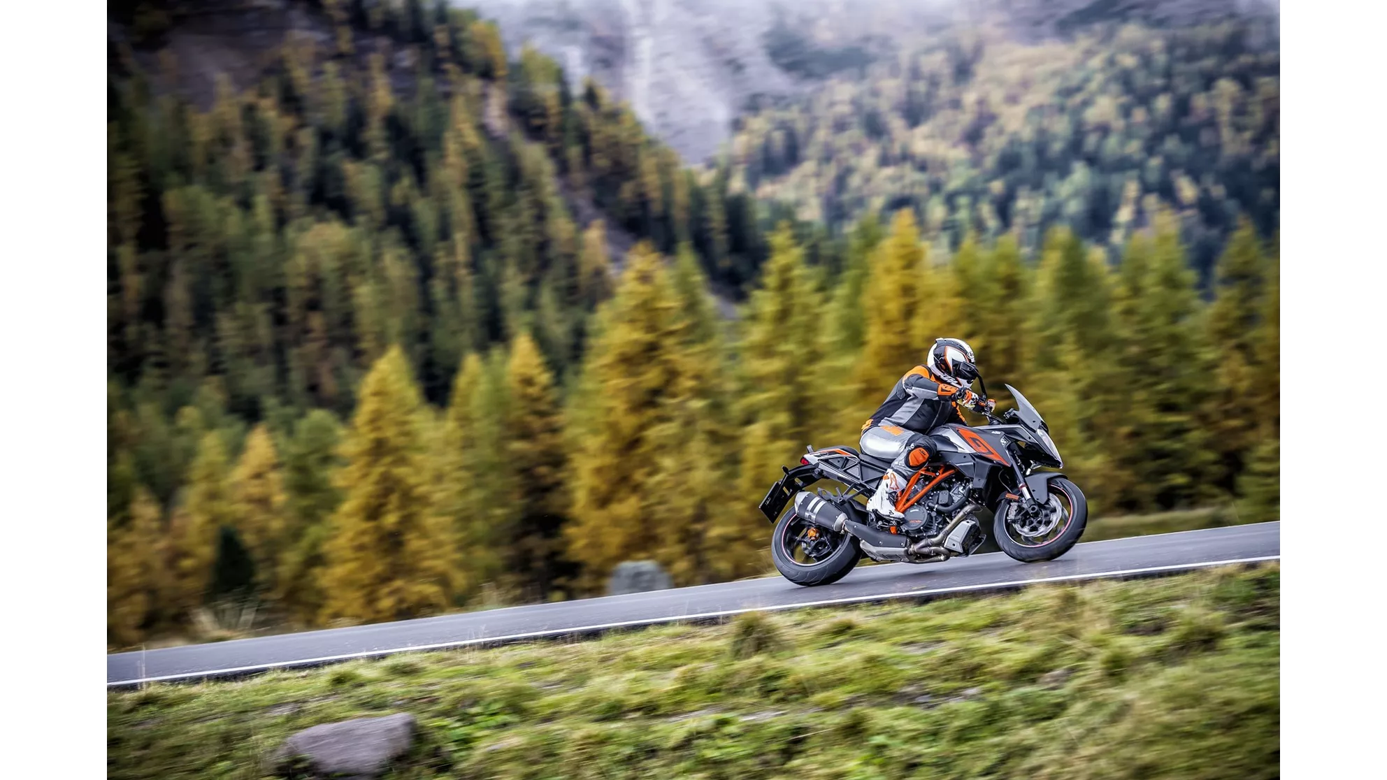 KTM 1290 Super Duke GT - Image 6 KTM 1290 Super Duke GT - Image 6