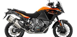 KTM 1090 Adventure 2017 vs KTM 990 Supermoto R 2009
