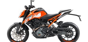 Cagiva Mito 125 2005 vs KTM 250 Duke 2017
