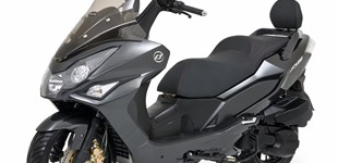 Daelim S300 FI 2017 vs Sym GTS 300i 2020