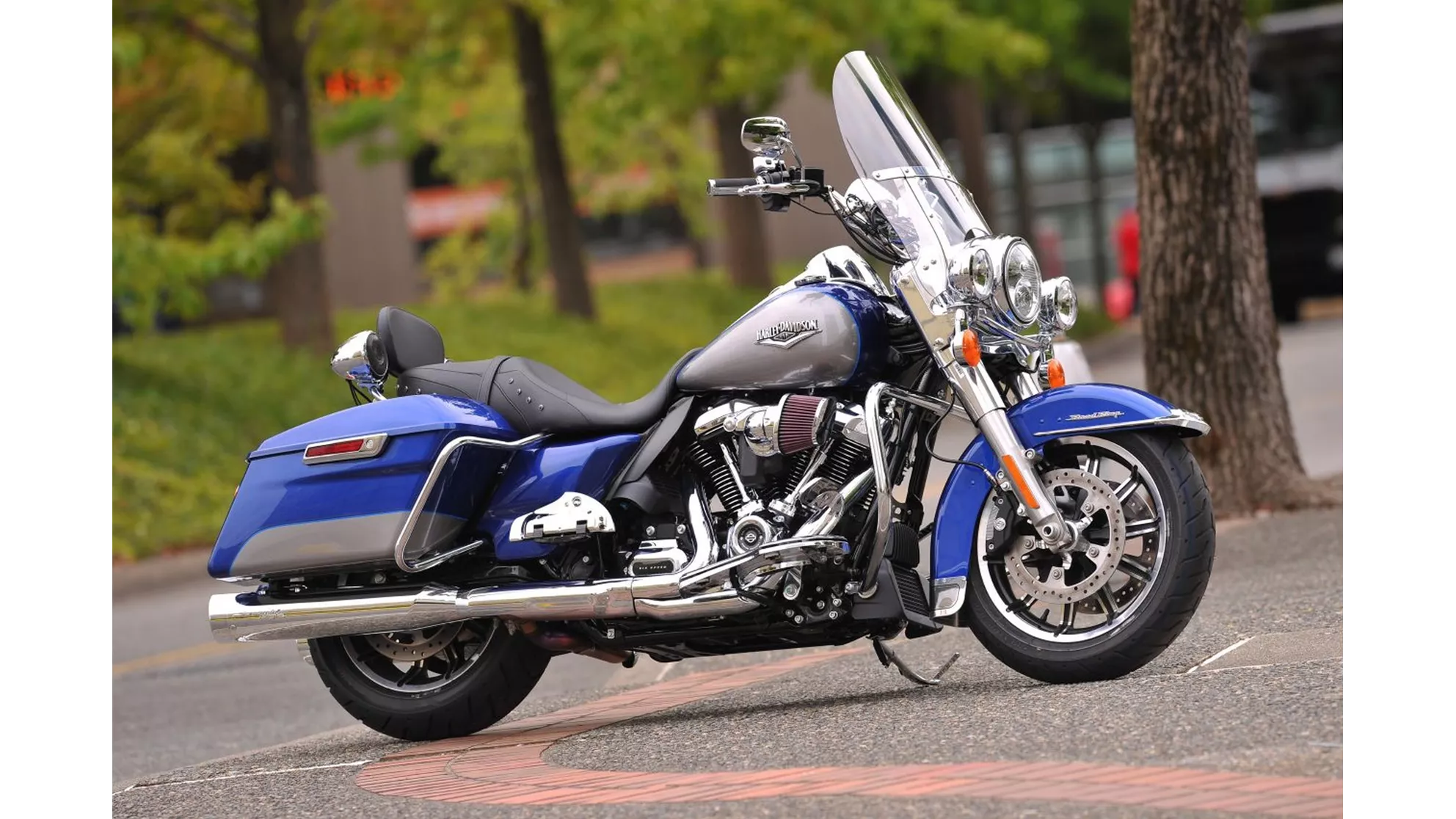 Harley-Davidson Road King Classic FLHRC - Image 10 Harley-Davidson Road King Classic FLHRC - Image 10