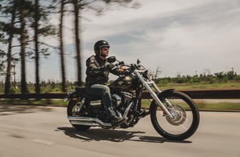 Harley-Davidson Dyna Wide Glide FXDWG 2017 - Bild 2 Harley-Davidson Dyna Wide Glide FXDWG 2017 - Bild 2