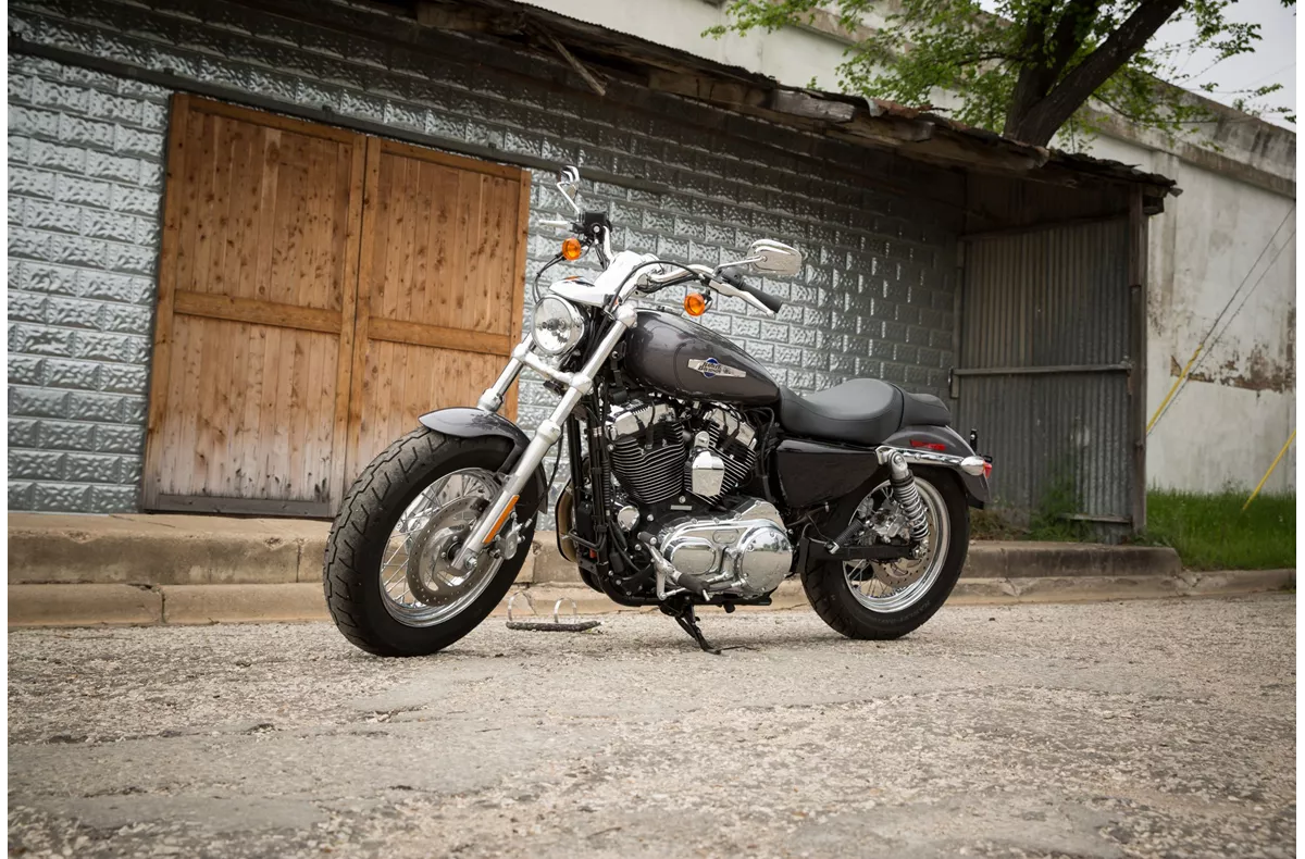 Harley-Davidson Sportster XL 1200C Custom Harley-Davidson Sportster XL 1200C Custom