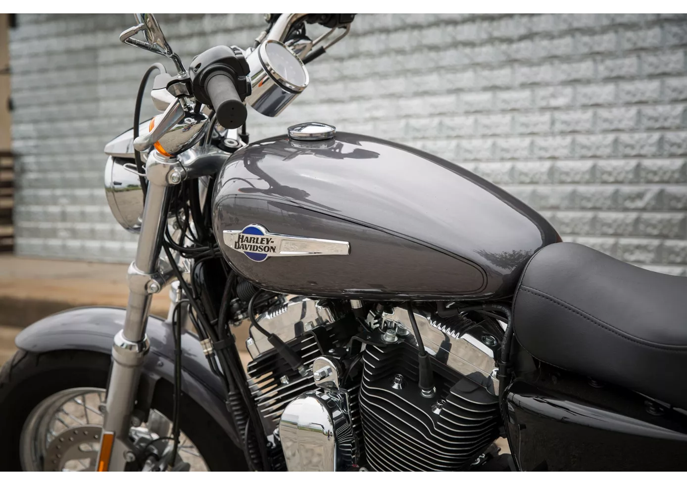 Harley-Davidson Sportster XL 1200C Custom 2017 Harley-Davidson Sportster XL 1200C Custom 2017