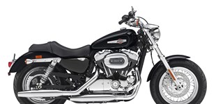 Harley-Davidson Sportster XL 1200C Custom 2017 vs Kawasaki Z900 70kW 2018