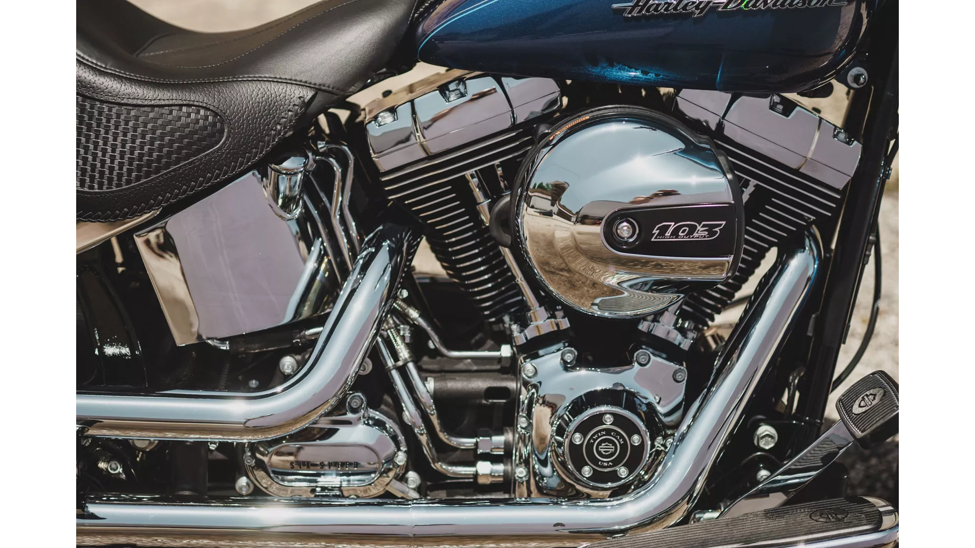 Harley-Davidson Softail Deluxe FLSTN - Imagem 3