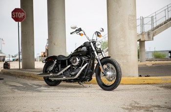 Harley-Davidson Dyna Street Bob FXDB 2017 - Bild 2 Harley-Davidson Dyna Street Bob FXDB 2017 - Bild 2