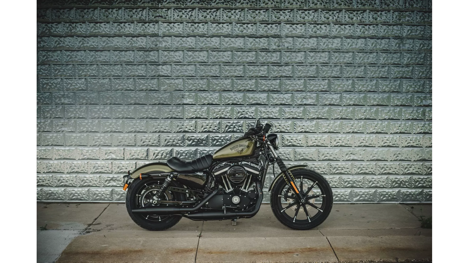 Harley-Davidson Sportster XL 883 N Iron - Image 1 Harley-Davidson Sportster XL 883 N Iron - Image 1
